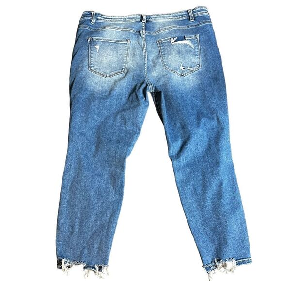 Vervet ladies Plus Size Midrise Skinny Jeans Heirloom Distressed Wash V2301-P - Picture 5 of 7